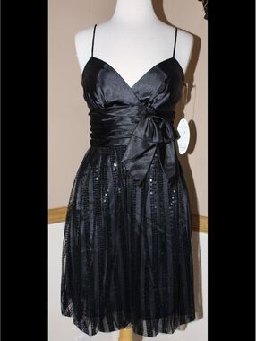 Cindy USA #1112 Short Satin and Sequins Party Dress-Size M-Black-NWT